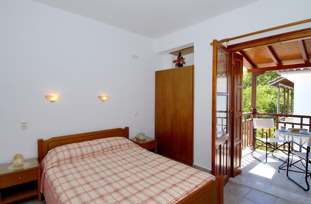 Charoula Apartment Platanias  Phòng bức ảnh