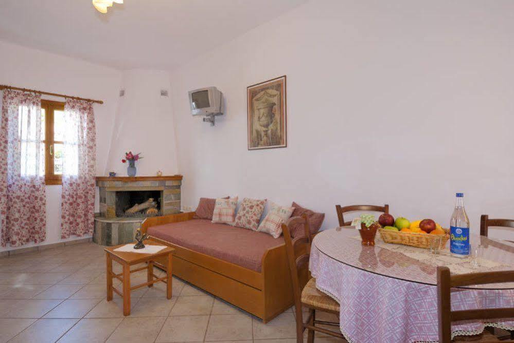 Charoula Apartment Platanias  Ngoại thất bức ảnh